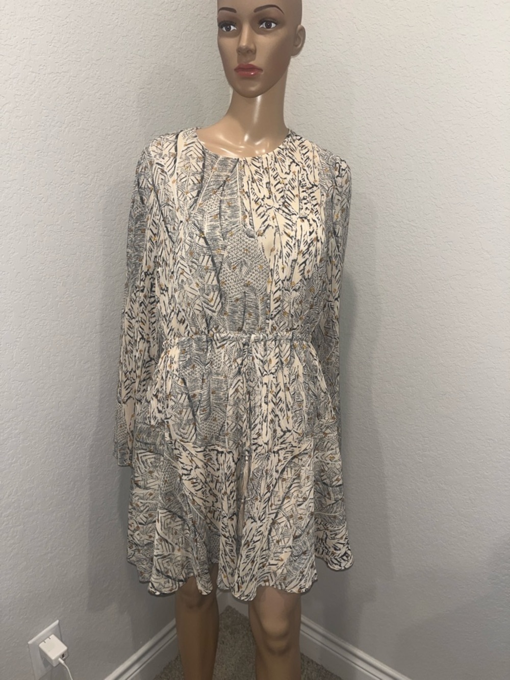 NWT En Crème Janet dress Neutral Patterned Long- flutter Sleeve Skater Dress